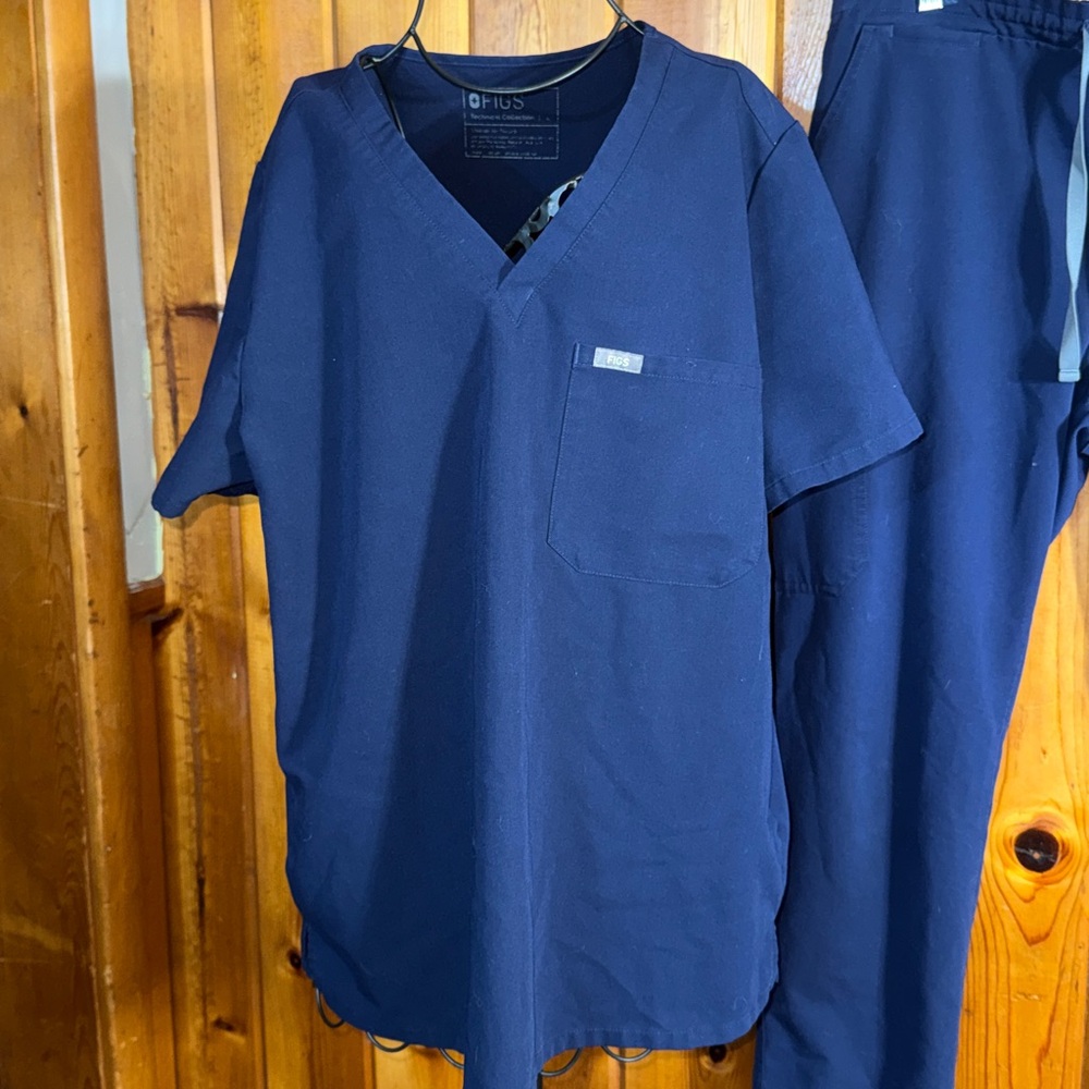 Figs Technical Collection in Deep Blue Nurse scrubs size large 2 piece set - Picture 3 of 14